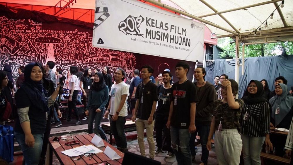 Ketika Pidi Baiq Berbagi Ilmu Cara Bikin Film Bersama Milenial Bandung