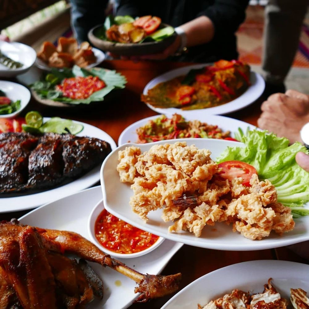 Tempat Makan Enak Keluarga Di Bandung - Seputar Tempat