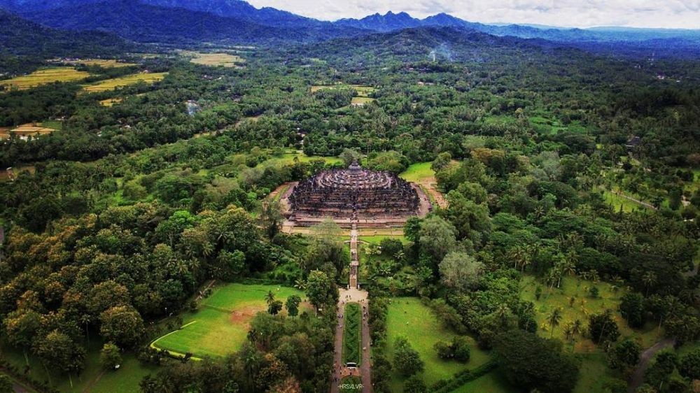 10 Foto Langka Penampakan Landmark Dunia dari Ketinggian, Menakjubkan!