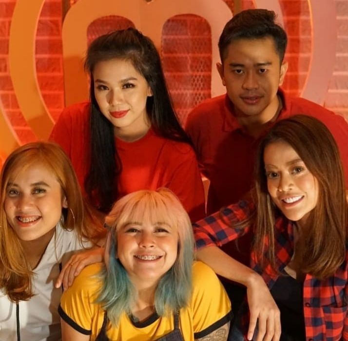 Ini 9 Potret Akrab Daniar dengan Peserta MasterChef Season 5