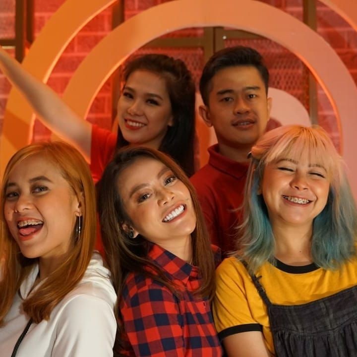 Ini 9 Potret Akrab Daniar dengan Peserta MasterChef Season 5