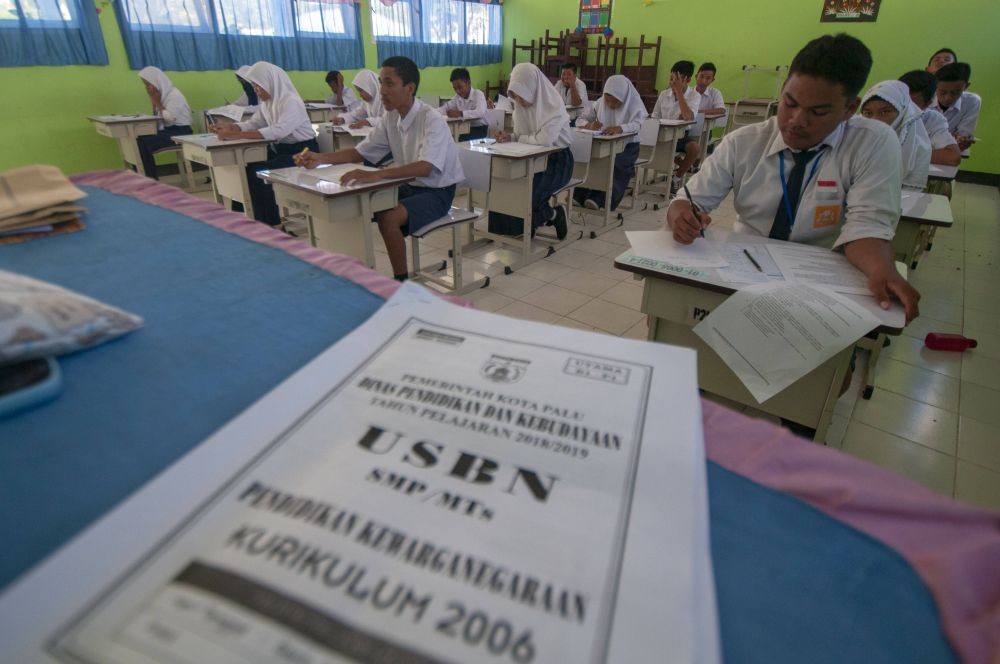 UN Ditiadakan, Siswa di Semarang Jalani Ujian Sekolah via Online