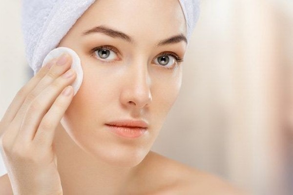 3 Jenis Pembersih Makeup yang Sesuai Kulit dan Wajib Diketahui