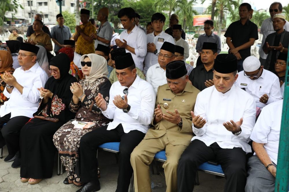 Jenazah Bupati Asahan Taufan Gama Simatupang Dimakamkan di Medan