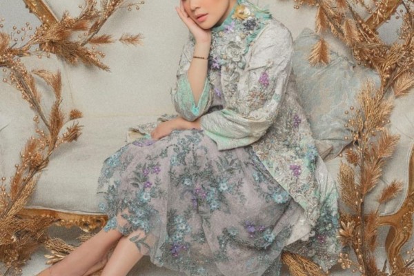 12 Fashion Nagita Slavina yang Harganya di Bawah Rp1 Juta