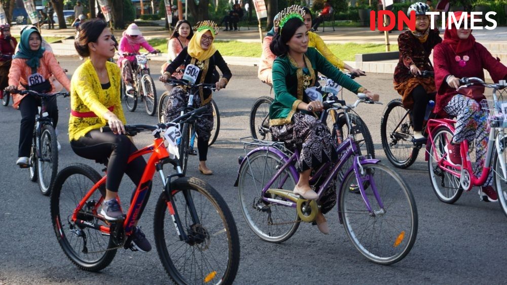 Women Cycling Challenge, Ketika Perempuan Berkebaya Naik Sepeda Ontel