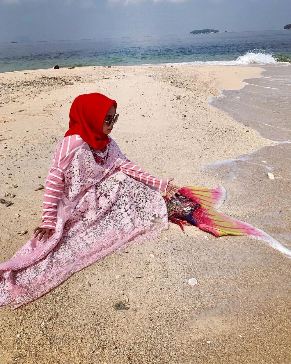 10 Potret Transformasi Ria  Ricis  jadi Mermaid  Nyeleneh 