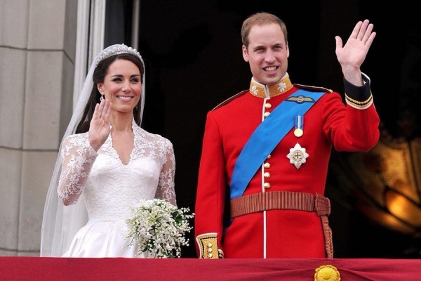 Diterpa Isu Selingkuh, 12 Potret Perjalanan Cinta William & Kate