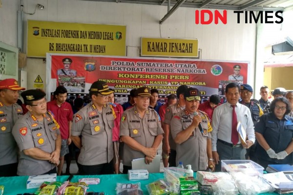 Polisi Bekuk Jaringan Narkotika 4 Negara, 2 WNA Mati Ditembak