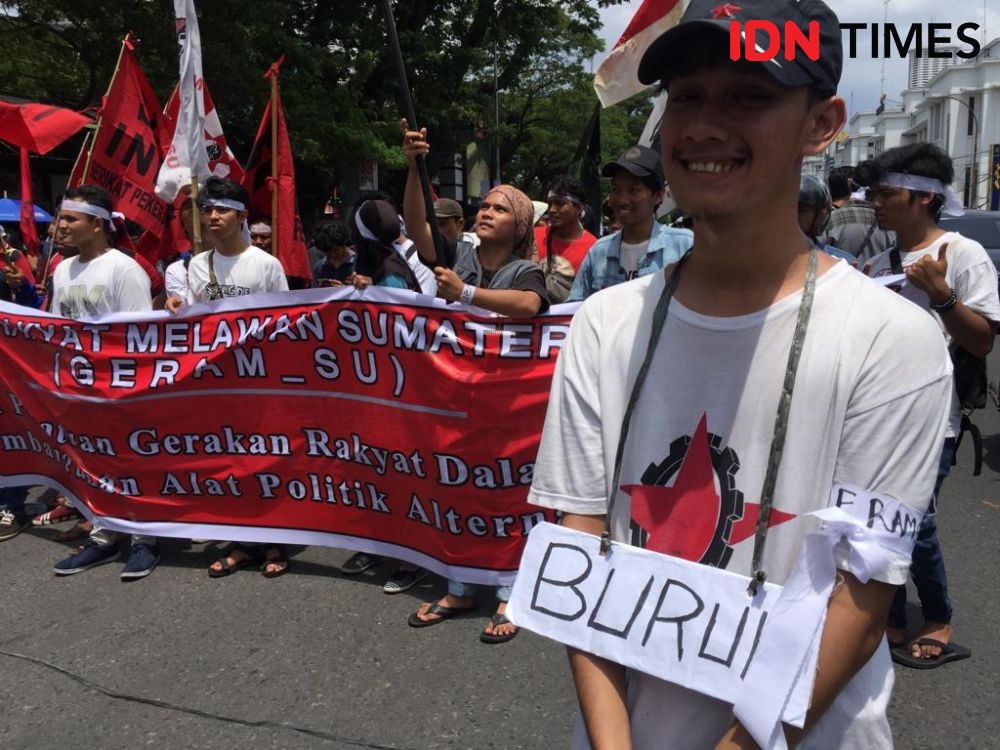 [Foto] Mereka yang Tetap Berjuang Turun ke Jalan saat May Day di Medan