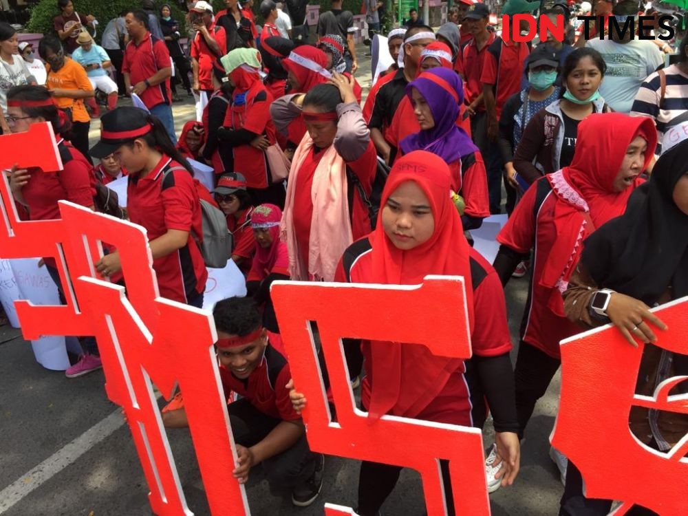 [Foto] Mereka yang Tetap Berjuang Turun ke Jalan saat May Day di Medan