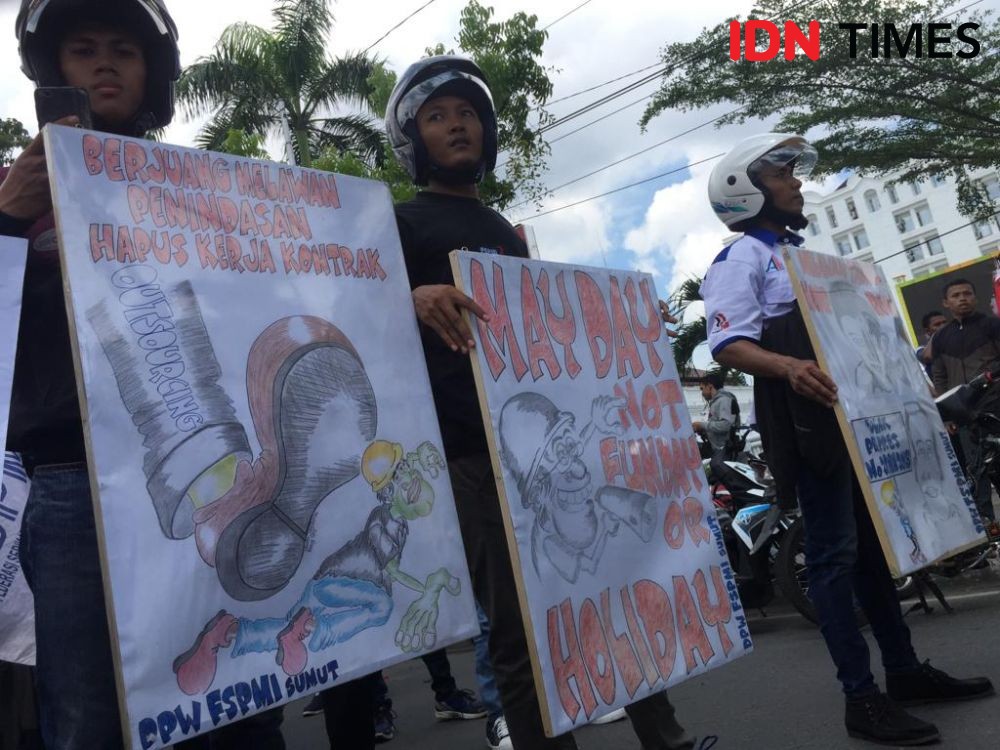 [Foto] Mereka yang Tetap Berjuang Turun ke Jalan saat May Day di Medan