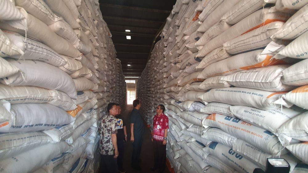 Meski Dilanda Banjir, Distribusi Sembako ke Kutim Tetap Lancar