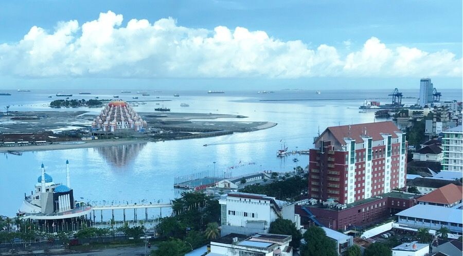 Pemkot Makassar Bakal Benahi Fasilitas Umum Pantai Losari