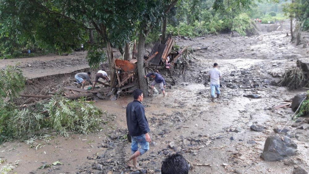 Nenek yang Hilang Terseret Banjir Bandang Samosir Ditemukan