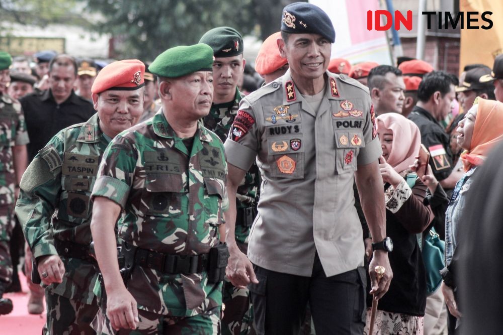 Penyebar Hoaks Tentang Adu Domba Polri dengan TNI Ditangkap di Cirebon