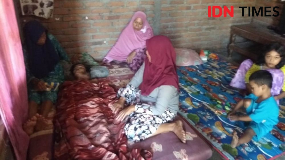 Setahun Sakit Kelenjar Tiroid, Saema Hanya Bisa Berbaring di Lantai