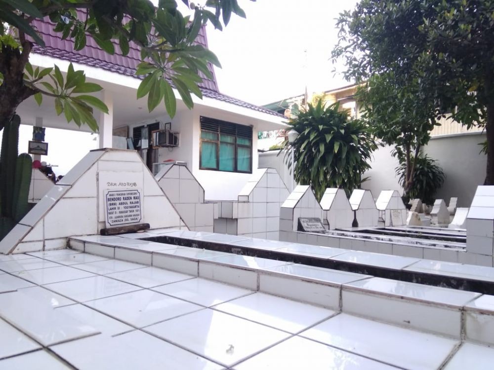 6 Potret Makam Pangeran Diponegoro, Menengok Sejarah Perjuangan Bangsa
