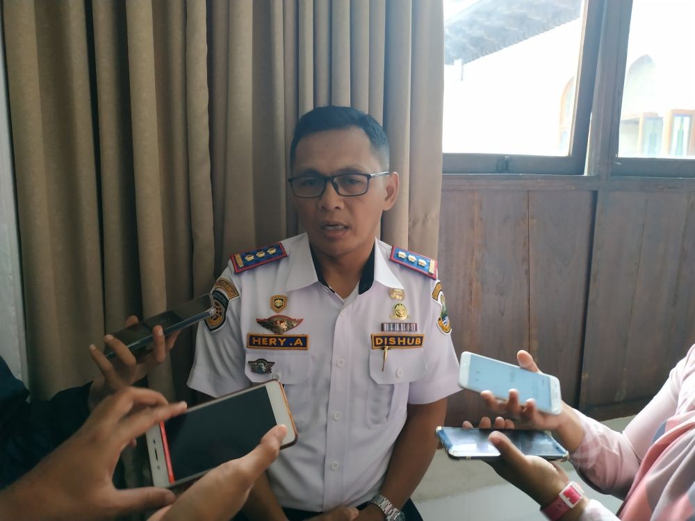 Ridwan Kamil Ajak Ganjar Pranowo Manfaatkan Layanan Kargo di Kertajati