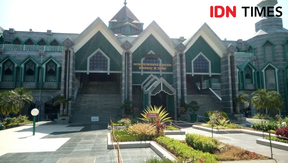 PPKM Makassar Lanjut: Mal Buka Sampai Jam 5, Rumah Ibadah Ditutup