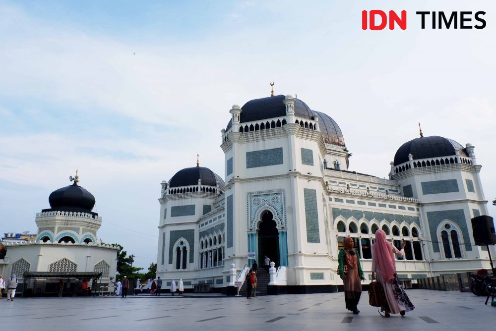 Deretan Masjid di Medan dengan Sajian Buka Puasa yang Khas 