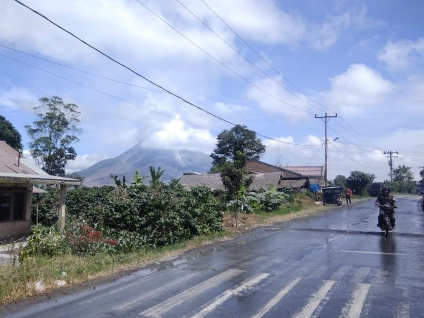 Sinabung Erupsi Besar, Lahan Pertanian Tiga Kecamatan Rusak 