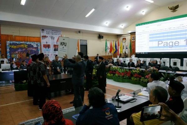 KPU Jabar Sahkan Seluruh Rekapitulasi di 27 Kabupaten/Kota