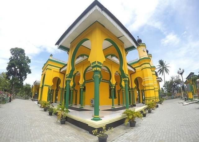 Nikmatnya Berbuka Puasa di 7 Masjid Ikonik Kota Medan Ini