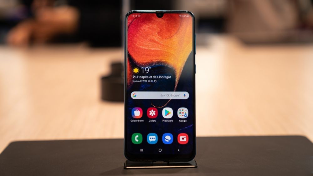 Review Handphone 7 Handphone Murah Terbaik Samsung 2020 Speknya Tetap Ciamik 