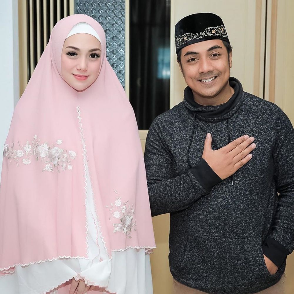 10 Potret Memesona Celine Evangelista saat Kenakan Hijab
