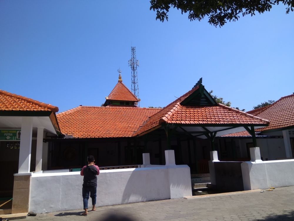 Melihat Cagar Budaya Masjid  Sewulan di Kabupaten Madiun   