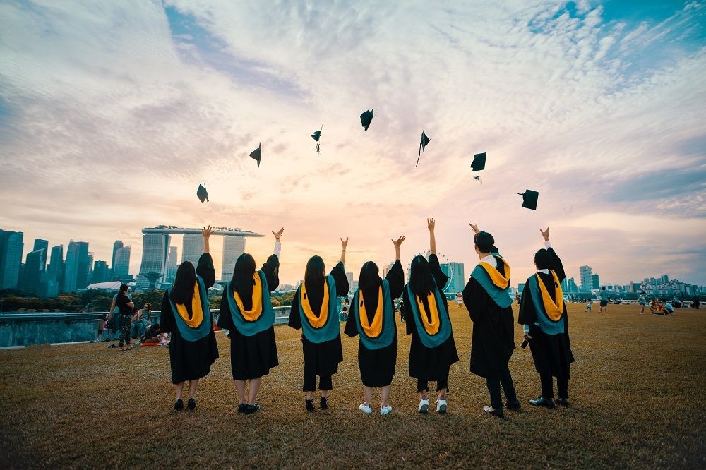 Cerita Putri Rosmala, Bankir dan Ibu 4 Anak Wisudawan IIB Darmajaya