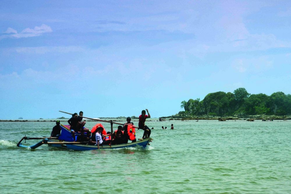 Wisata Panorama Alam Dua Pulau di Sukabumi Ini Bikin Takjub