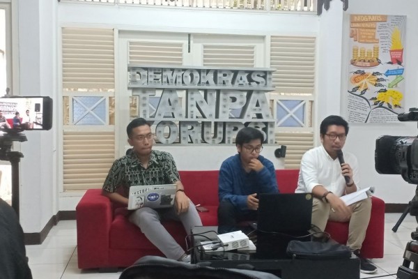 Lepaskan Terdakwa BLBI, ICW Desak Komisi Yudisial Periksa Hakim MA