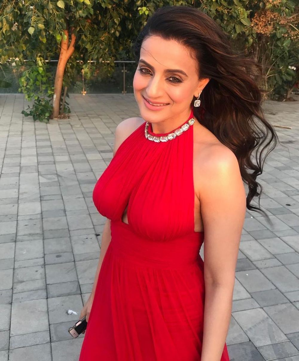 12+ Images of Ameesha Patel - Miran Gallery