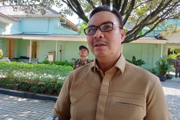 Hasto Segera Terbitkan Izin Kereta Menuju Bandara Baru Yogyakarta