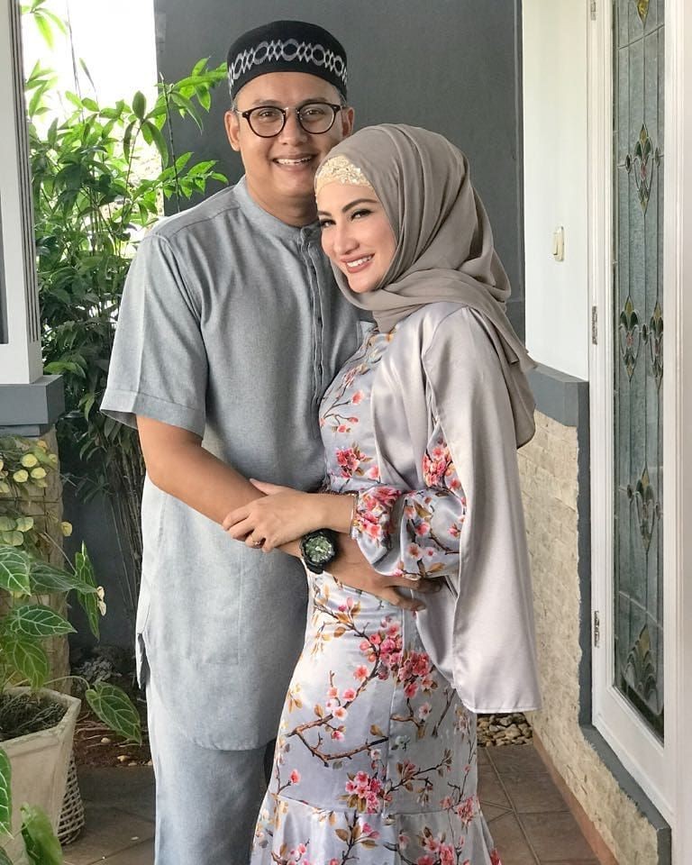Jarang Terekspos, Ini 10 Potret Natalie Sarah Saat Bersama Suami
