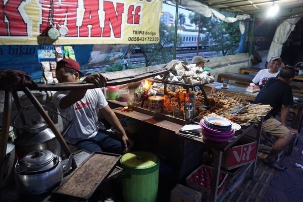 Kuliner Legendaris Di Jogja yang Tidak Pernah Sepi Pengunjung