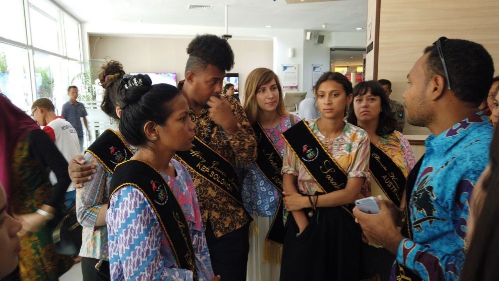 Belajar Budaya, 13 Mahasiswa Bule Menetap di Banyuwangi Tiga Bulan