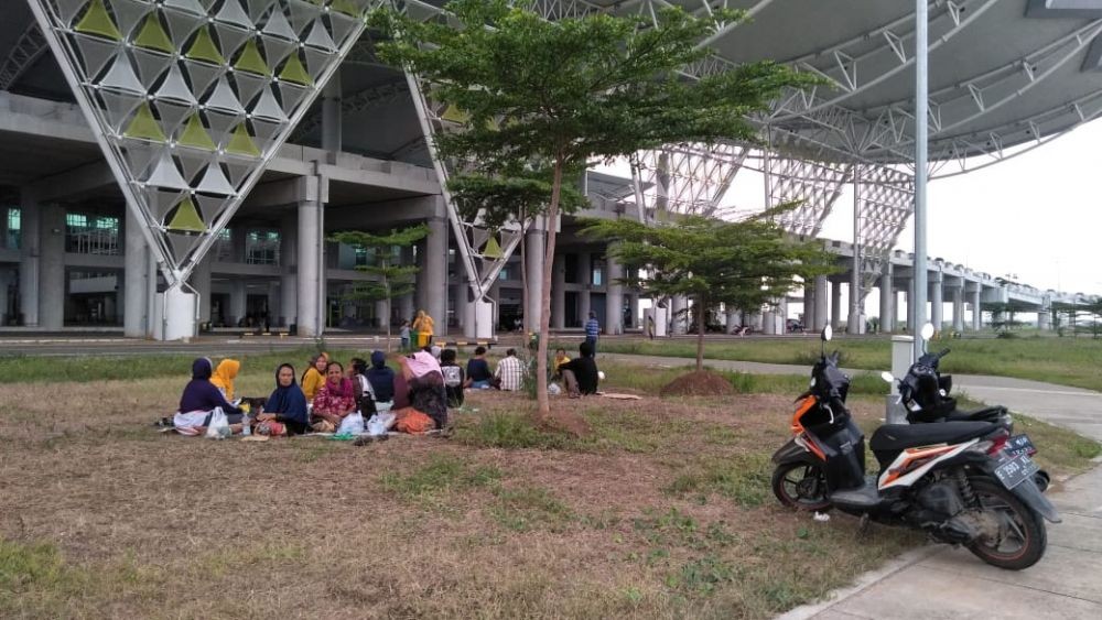 Sepi Penumpang, BIJB Malah Jadi Lokasi Favorit Ngabuburit Warga 