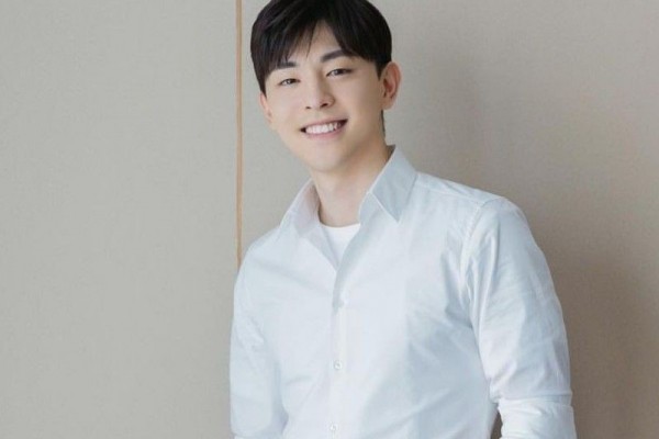 10 Potret Keren Deng Lun Pemain Ashes Of Love Yang Mirip Gong Yoo
