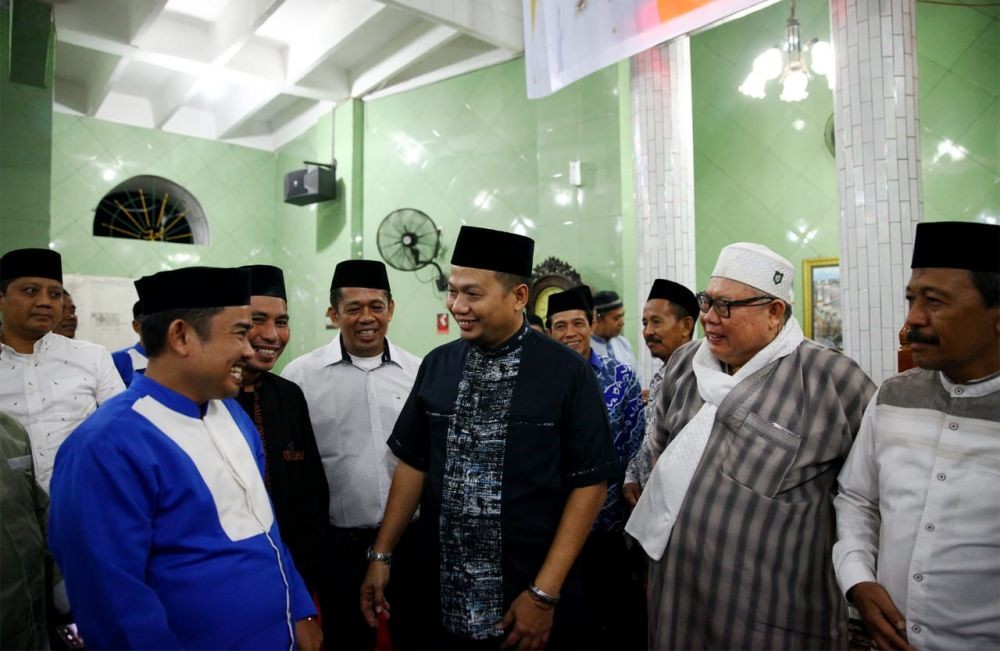 Safari Ramadan: PJ Wali Kota Iqbal Salat Subuh di Kecamatan Makassar