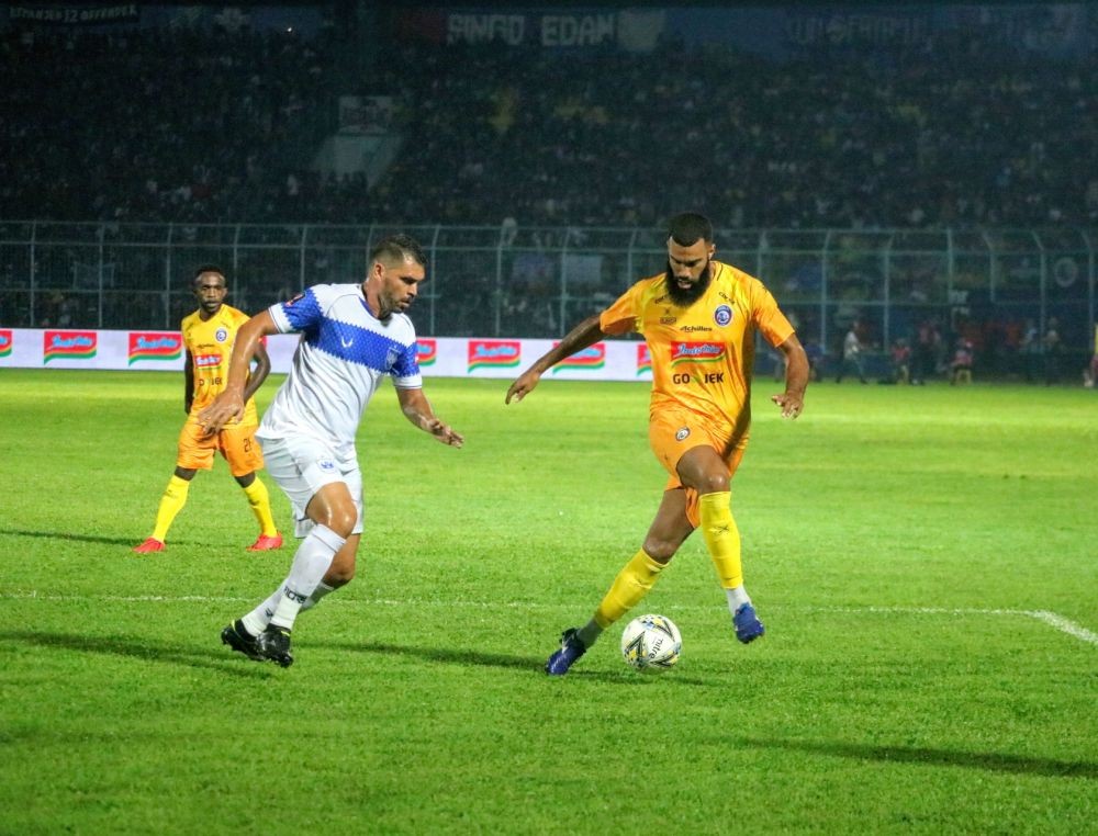 Tumbang Atas PSS Sleman, Arema FC Catatkan Rekor Buruk 