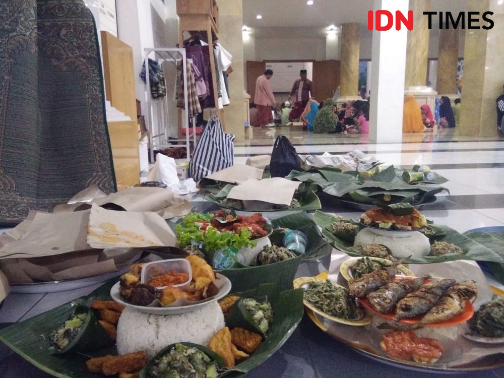 Tradisi Megibung di Kampung Islam Denpasar