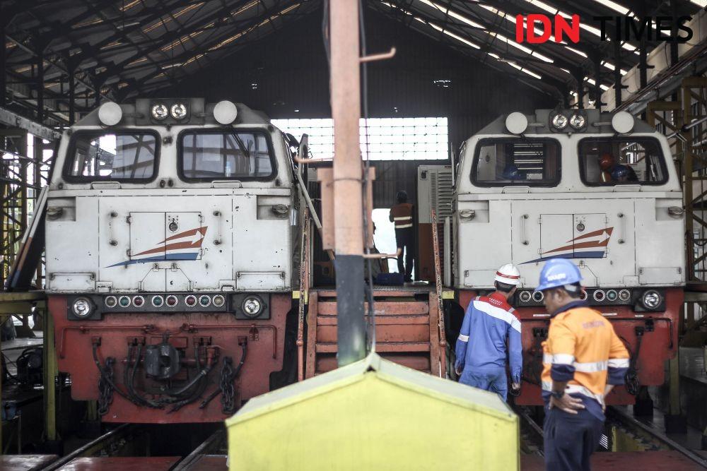 [FOTO] Menengok Sibuknya Bengkel PT KAI Daop 2 Jelang Arus Mudik 2019