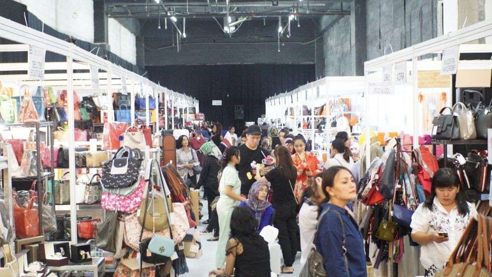 Irresistible: Bazar Barang Preloved Branded Yang Dinanti Saat Ramadan