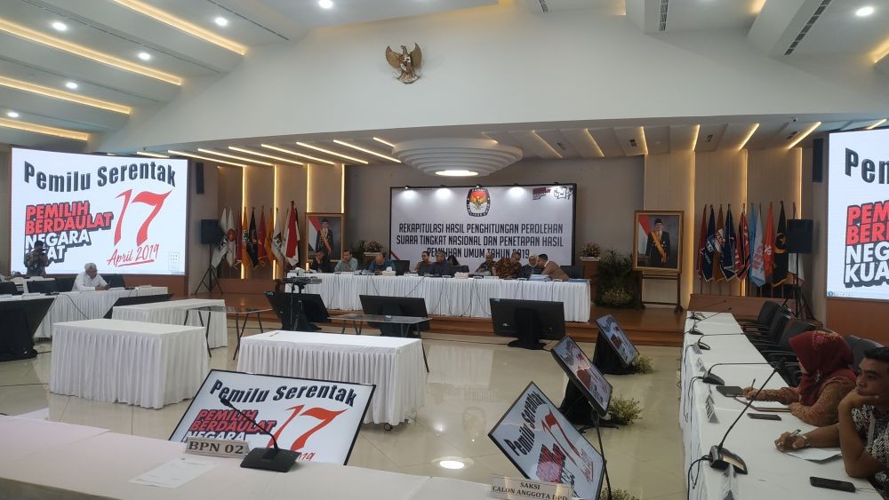 Sultan HB X Meminta Prabowo-Sandiaga Uno Bersikap Kesatria