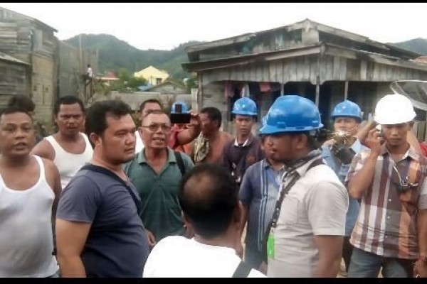 Meteran Diputus, Warga Nyaris Bentrok dengan Petugas PLN Sibolga