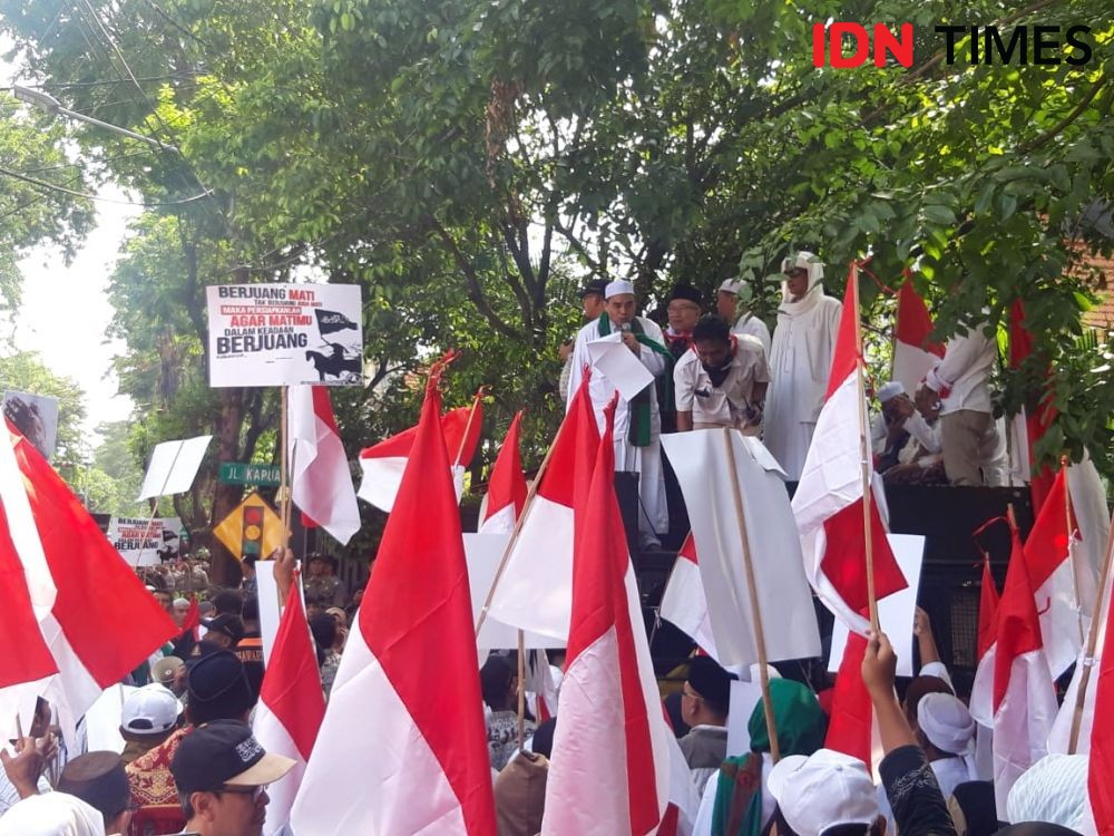 Terpaksa Menyamar, Rombongan Ini Tetap Nekat Berangkat ke Jakarta