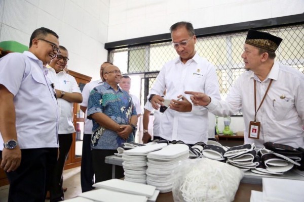 120 Penyandang Disabilitas Terima Bantuan Modal Usaha dari Kemensos